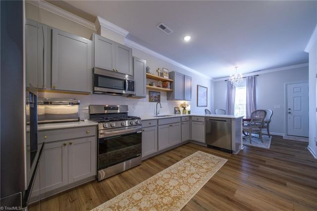 3160 Fall Hills Drive, Winston-salem, NC 27103