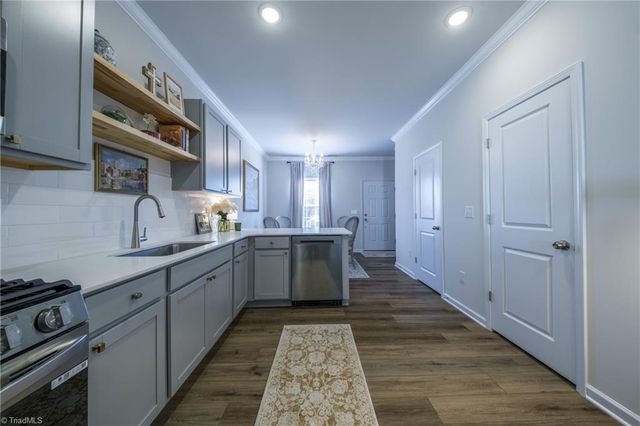 3160 Fall Hills Drive, Winston-salem, NC 27103