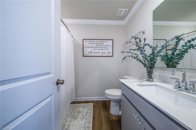 3160 Fall Hills Drive, Winston-salem, NC 27103