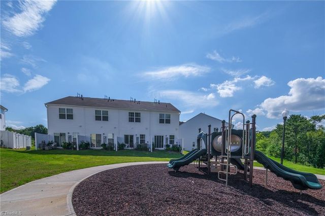 3160 Fall Hills Drive, Winston-salem, NC 27103