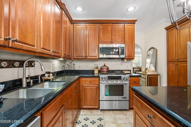 1 E River Drive, Beaufort, SC 29907