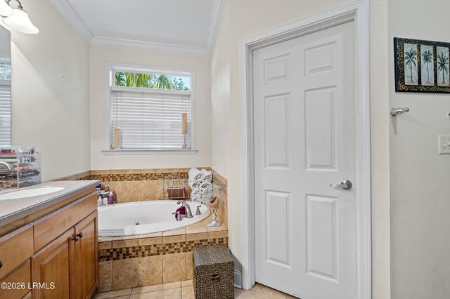 1 E River Drive, Beaufort, SC 29907