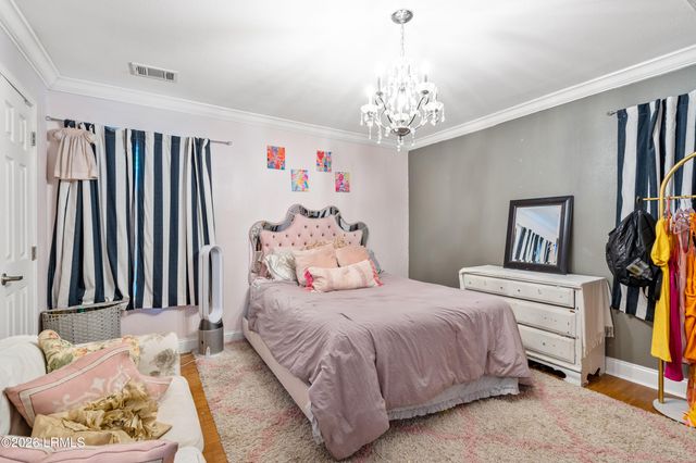 1 E River Drive, Beaufort, SC 29907