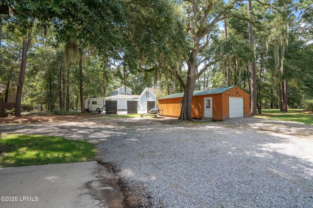 1 E River Drive, Beaufort, SC 29907