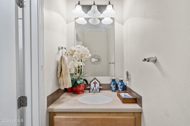 1 E River Drive, Beaufort, SC 29907