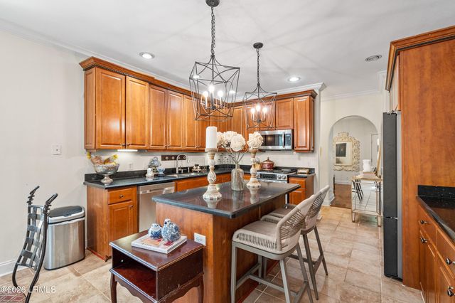 1 E River Drive, Beaufort, SC 29907