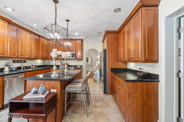 1 E River Drive, Beaufort, SC 29907