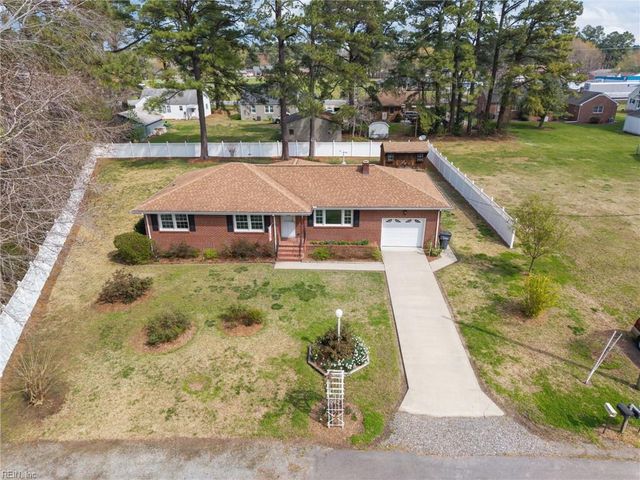 54 Pine LN, Windsor, VA 23487