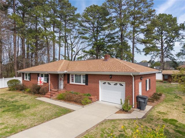 54 Pine LN, Windsor, VA 23487