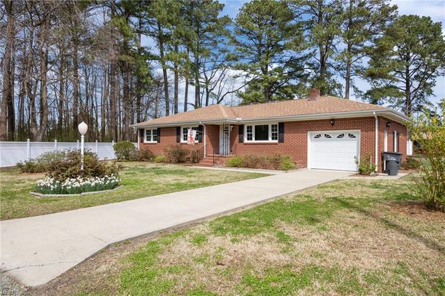 54 Pine LN, Windsor, VA 23487