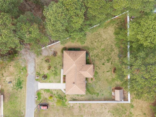 54 Pine LN, Windsor, VA 23487