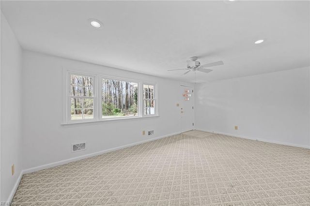 54 Pine LN, Windsor, VA 23487