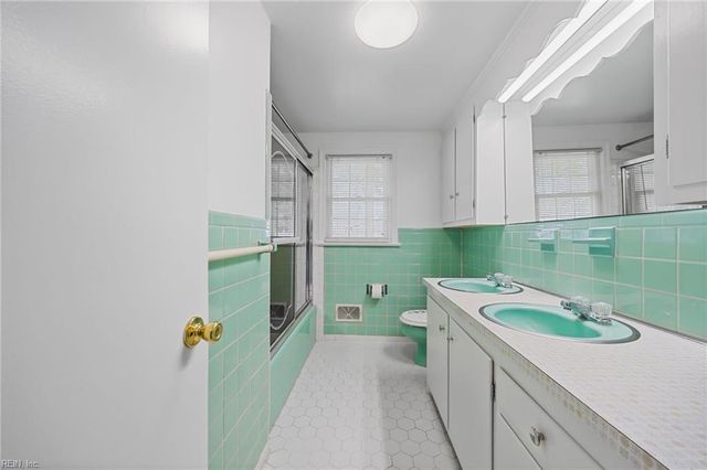 54 Pine LN, Windsor, VA 23487