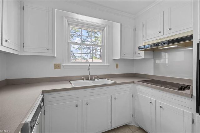 54 Pine LN, Windsor, VA 23487