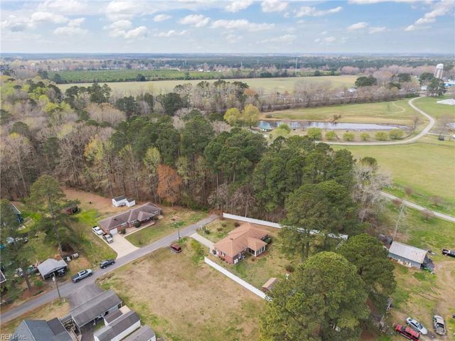 54 Pine LN, Windsor, VA 23487