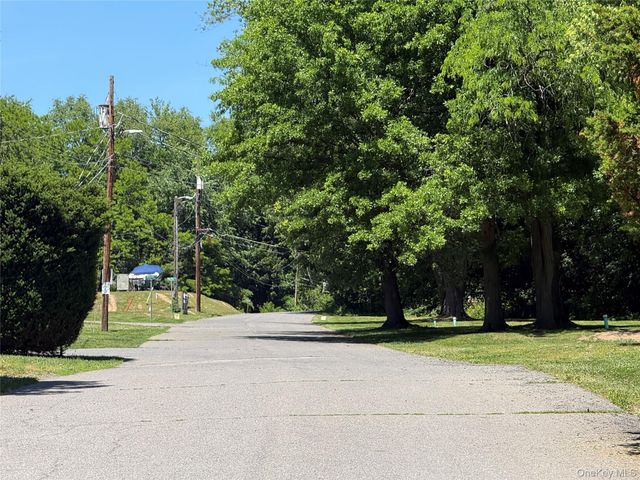 514 Mark Twain Drive, Walden, NY 12586