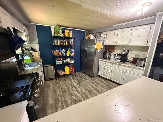 514 Mark Twain Drive, Walden, NY 12586
