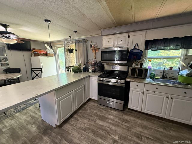 514 Mark Twain Drive, Walden, NY 12586