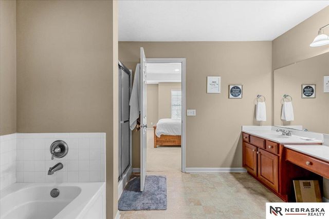 14819 Grebe Street, Bennington, NE 68007