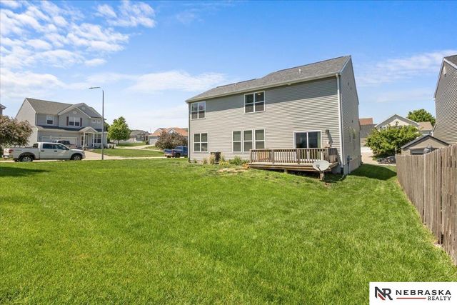 14819 Grebe Street, Bennington, NE 68007