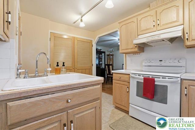 1740 Lansdale Avenue, Bethlehem City, PA 18017