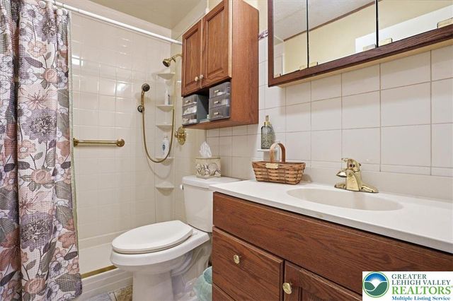 1740 Lansdale Avenue, Bethlehem City, PA 18017