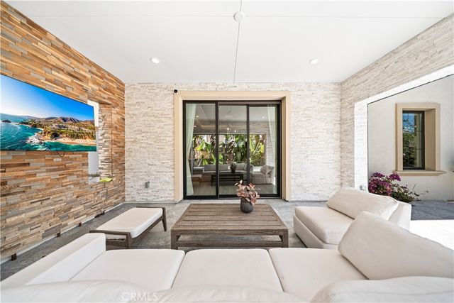 114 Interstellar, Irvine, CA 92618
