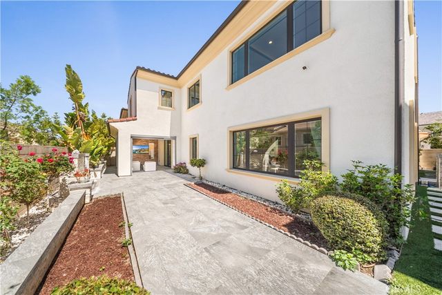 114 Interstellar, Irvine, CA 92618