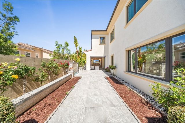 114 Interstellar, Irvine, CA 92618