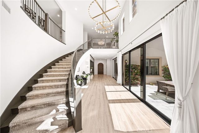 114 Interstellar, Irvine, CA 92618