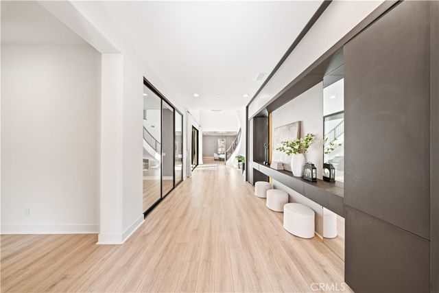 114 Interstellar, Irvine, CA 92618