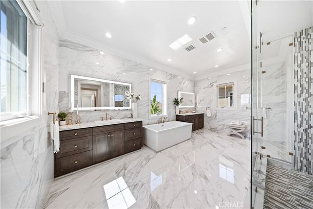 114 Interstellar, Irvine, CA 92618