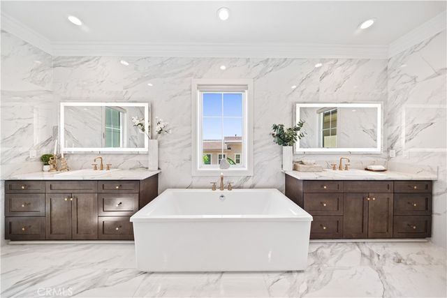 114 Interstellar, Irvine, CA 92618