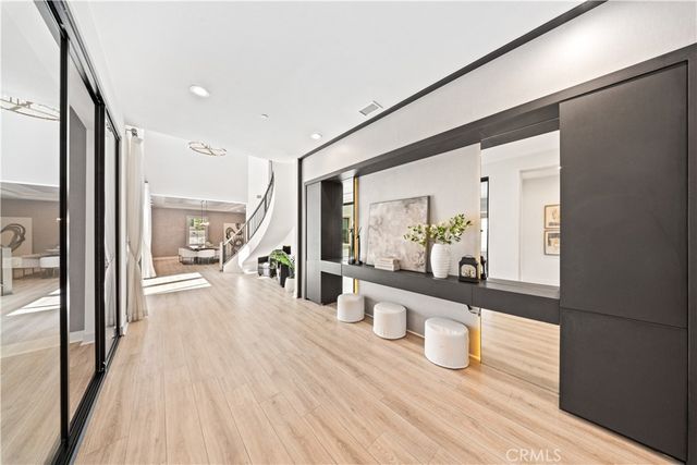 114 Interstellar, Irvine, CA 92618