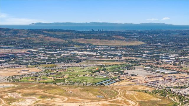 114 Interstellar, Irvine, CA 92618