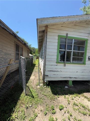 712 E Llano Grande Street, Weslaco, TX 78596