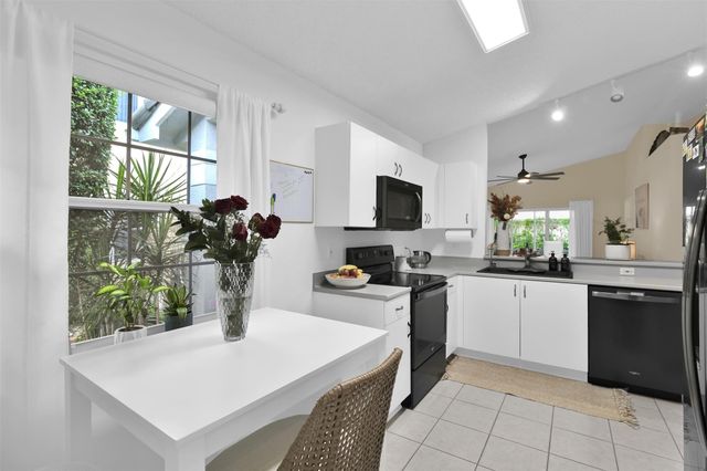 5285 NW 117th Avenue, Coral Springs, FL 33076