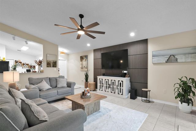 5285 NW 117th Avenue, Coral Springs, FL 33076