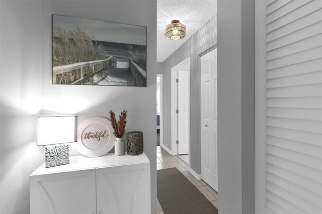 5285 NW 117th Avenue, Coral Springs, FL 33076