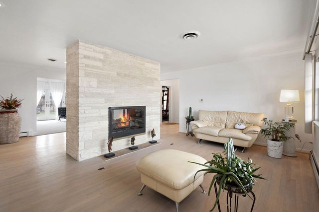 1116 S Cumberland Avenue, Park Ridge, IL 60068