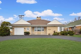 1116 S Cumberland Avenue, Park Ridge, IL 60068