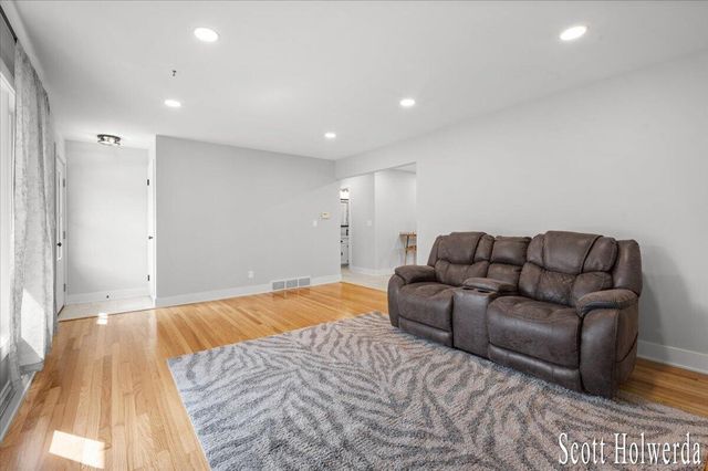 1455 100th Street Sw, Byron Twp, MI 49315