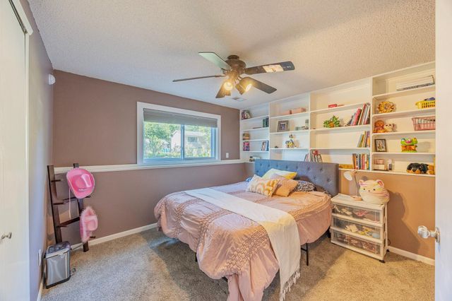 10225 99th Avenue N, Maple Grove, MN 55369