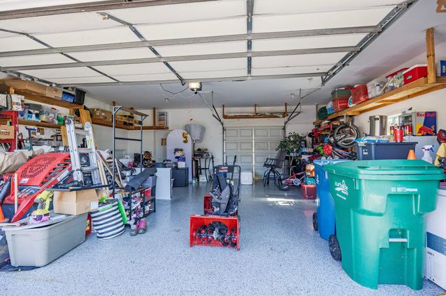 10225 99th Avenue N, Maple Grove, MN 55369