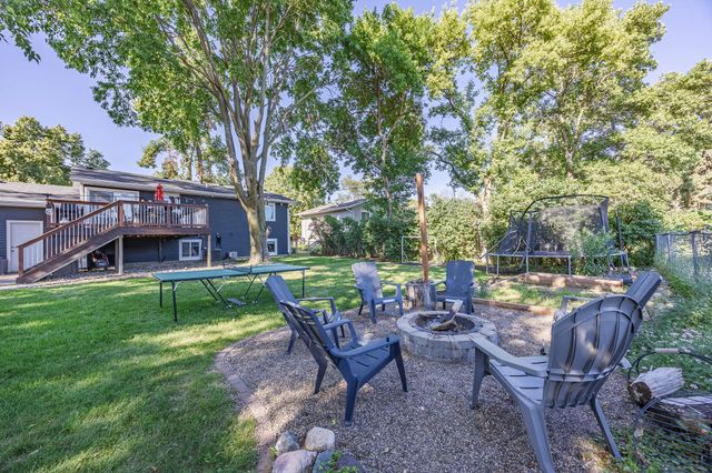 10225 99th Avenue N, Maple Grove, MN 55369