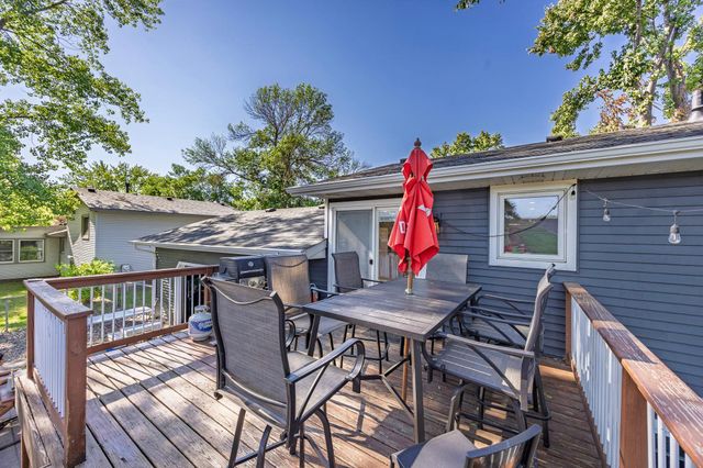 10225 99th Avenue N, Maple Grove, MN 55369