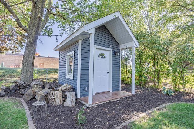 10225 99th Avenue N, Maple Grove, MN 55369