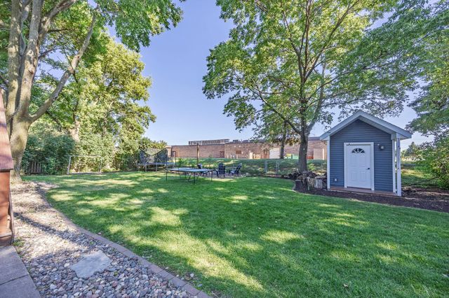 10225 99th Avenue N, Maple Grove, MN 55369