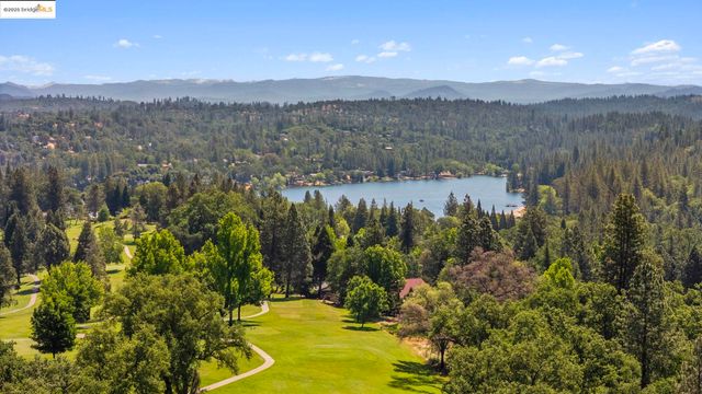 19400 Reid Circle, Groveland, CA 95321