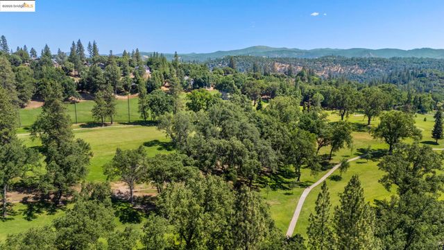 19400 Reid Circle, Groveland, CA 95321